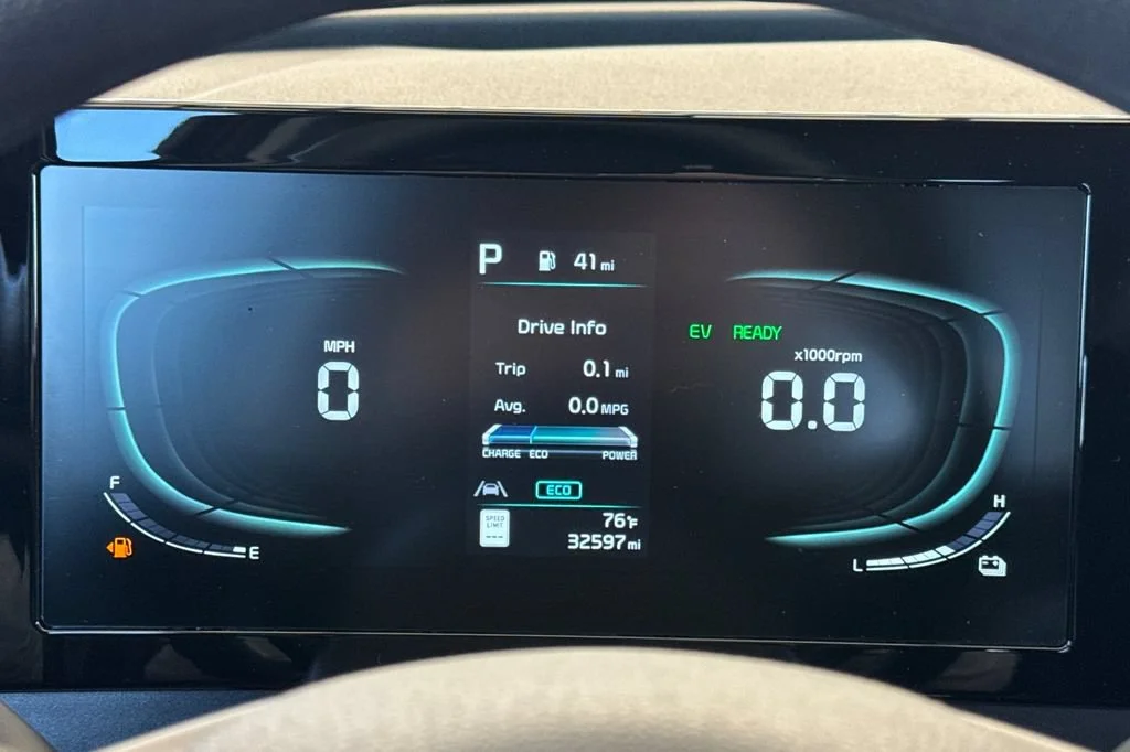 Used 2023 Black Kia LX image 23