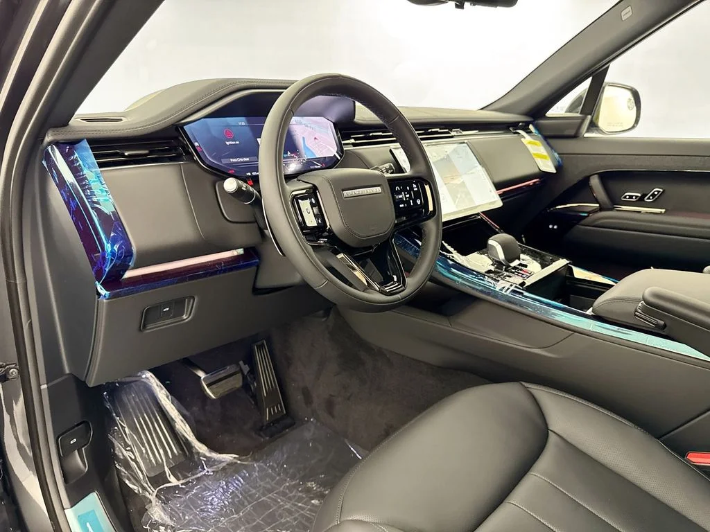 New 2026 Carpathian Grey Land Rover Dynamic SE image 9