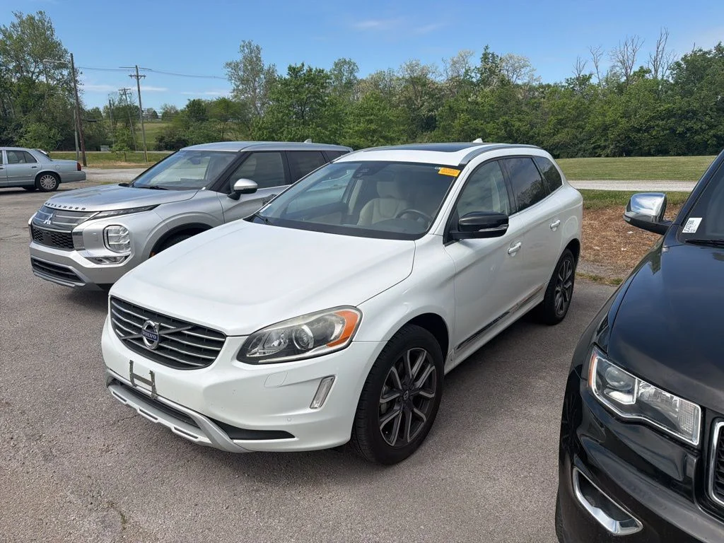 2017 Volvo XC60 T6 AWD Dynamic's photo