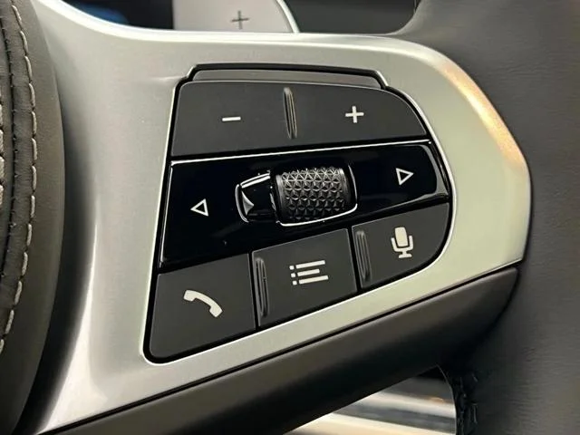 New 2026 Carbon Black Metallic BMW xDrive50e image 18