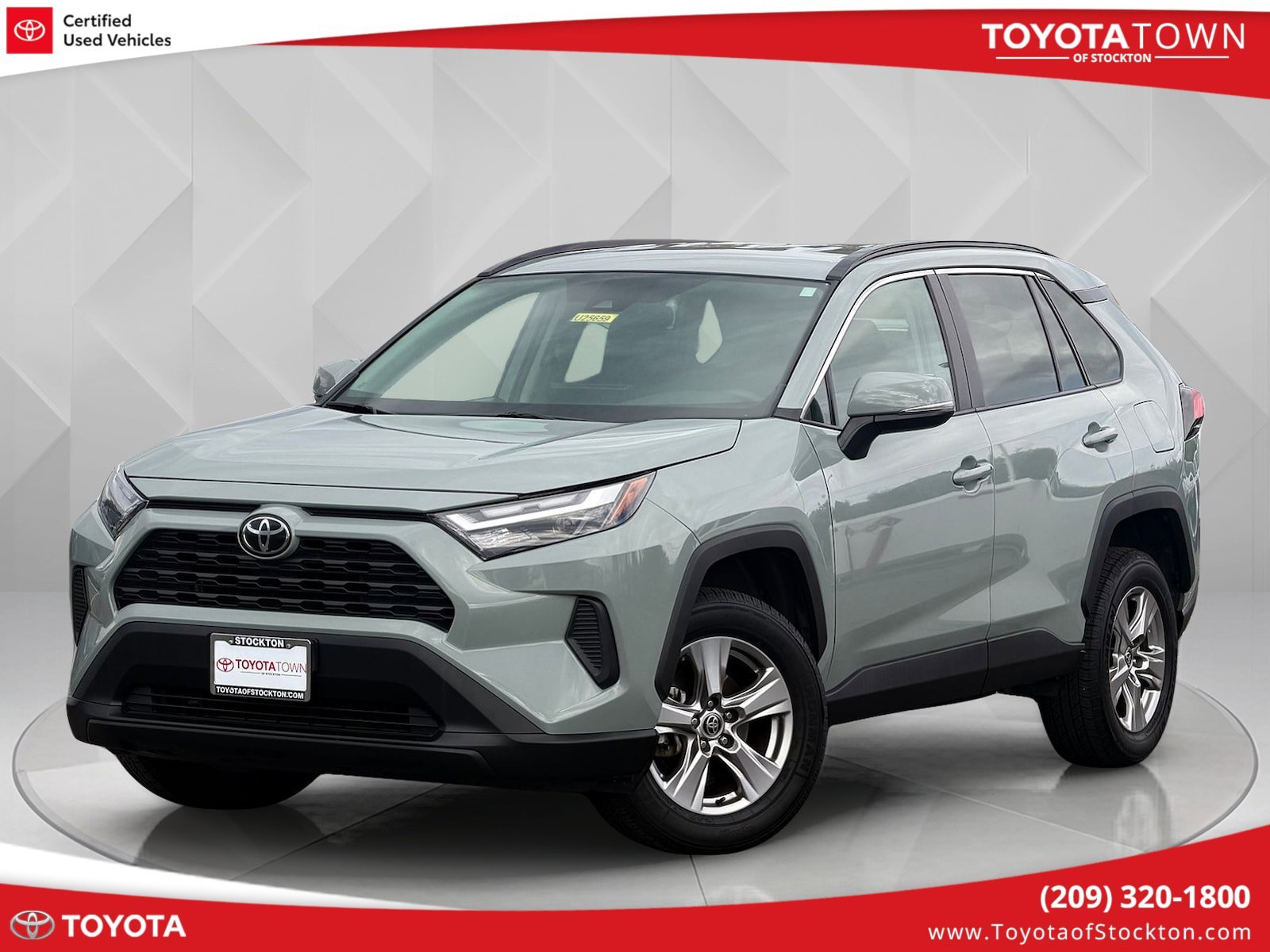 Used 2022 Lunar Rock Toyota XLE image 1