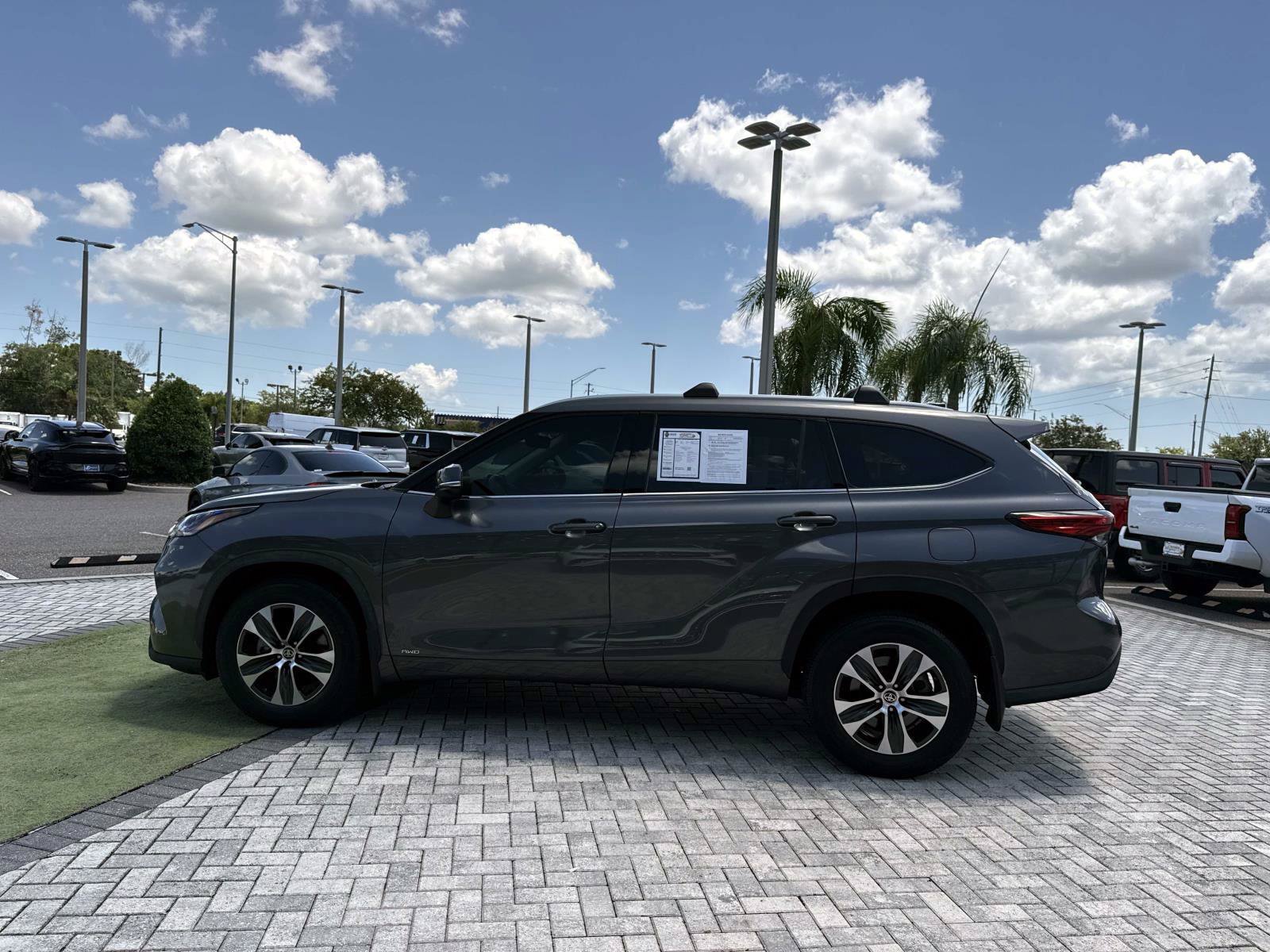 Used 2022 Magnetic Gray Metallic Toyota XLE image 3