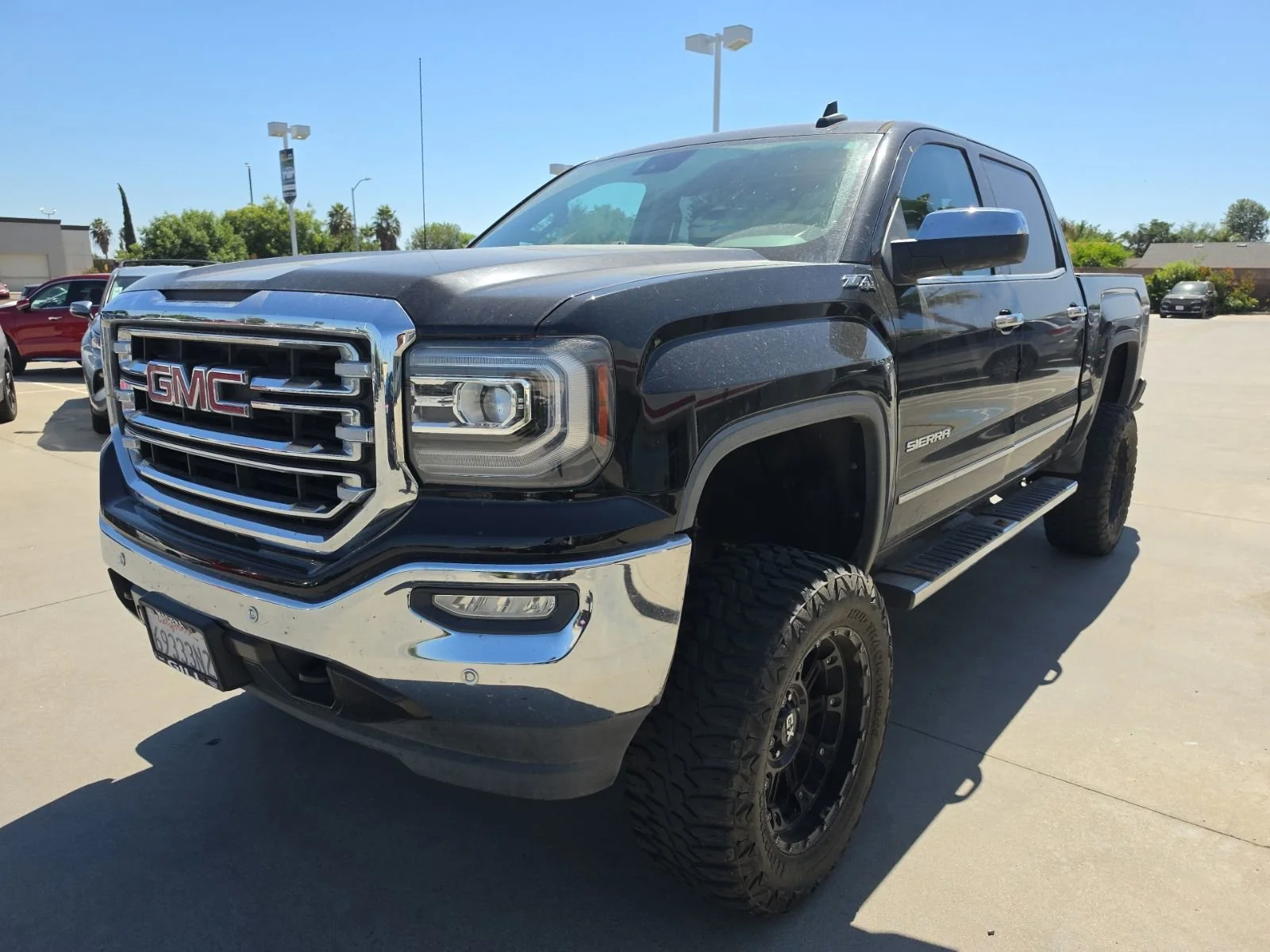 2018 GMC Sierra 4WD Crew Cab Short Box SLT's photo