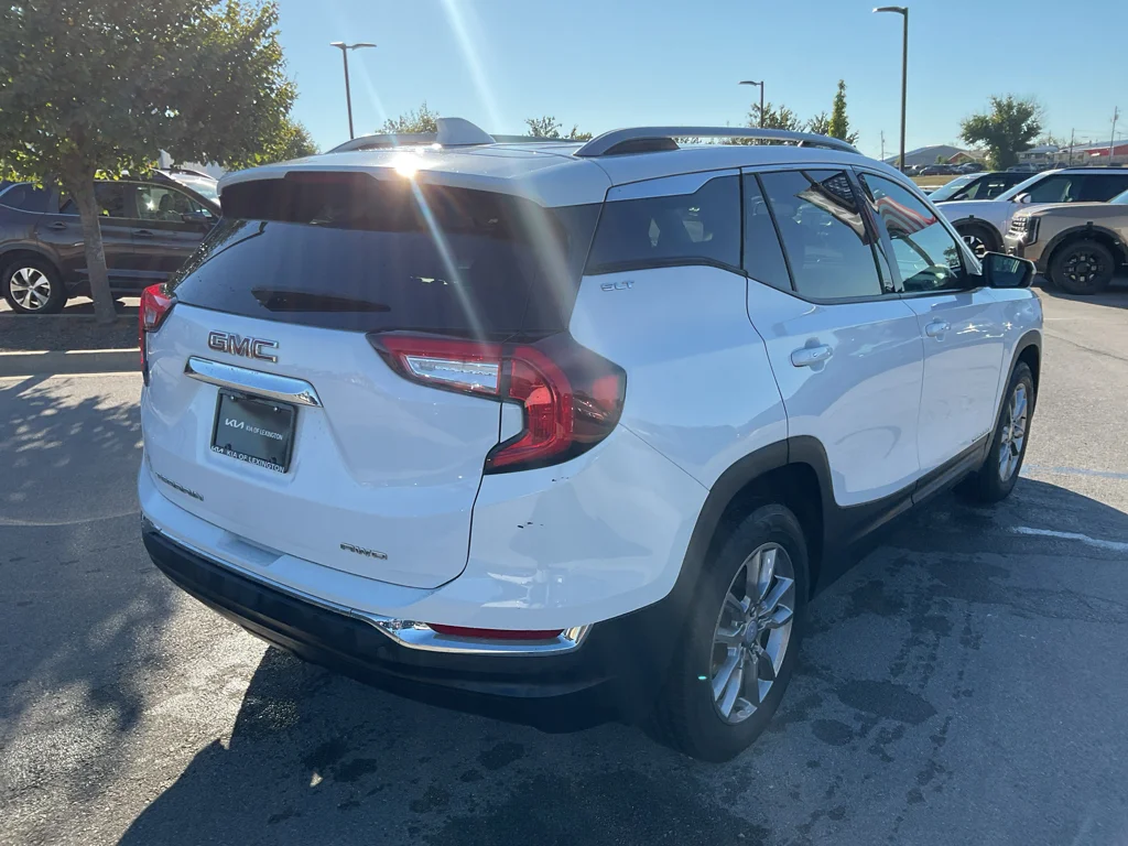 Used 2022 Summit White GMC SLT image 11