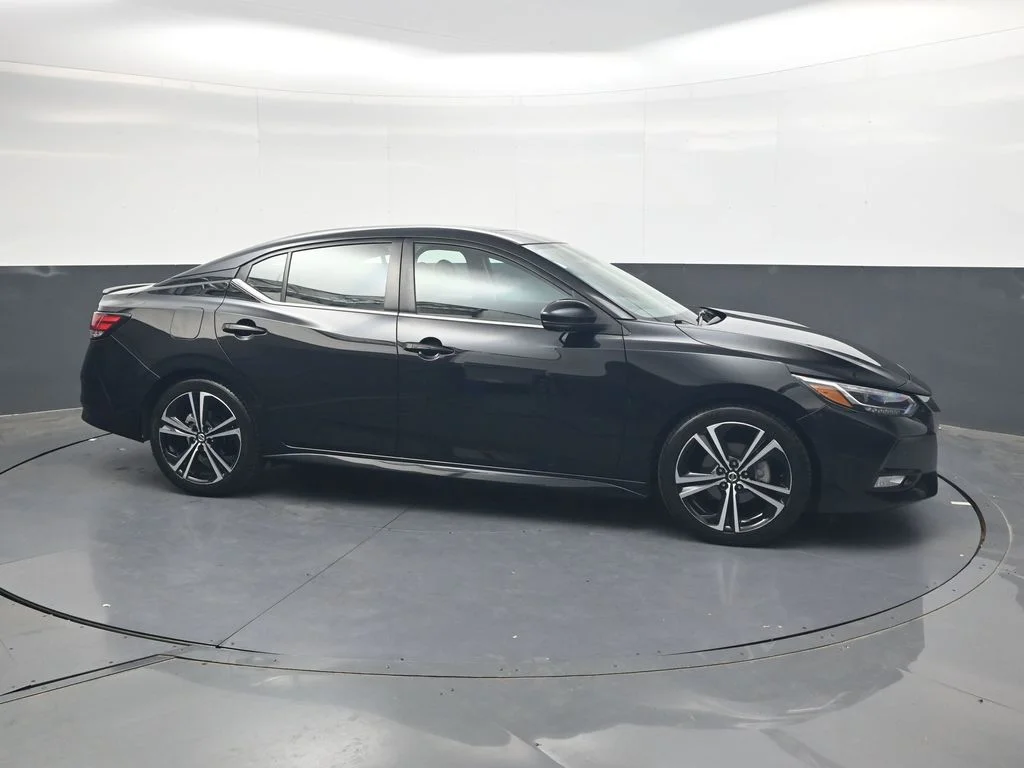 Used 2022 Black Nissan SR image 4