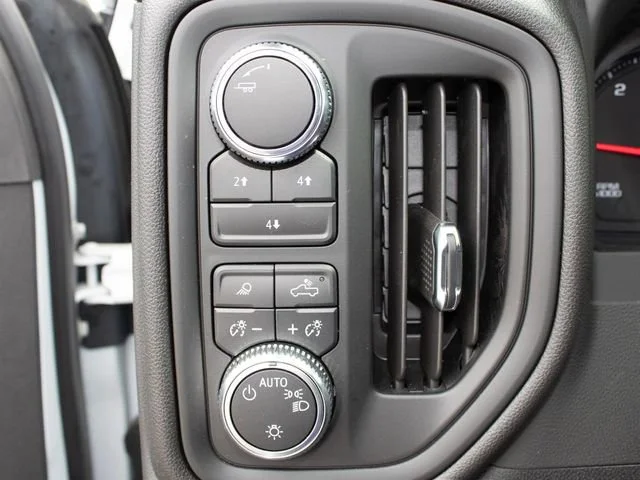 2025 GMC Sierra 3500 Chassis Cab Pro - Photo 11