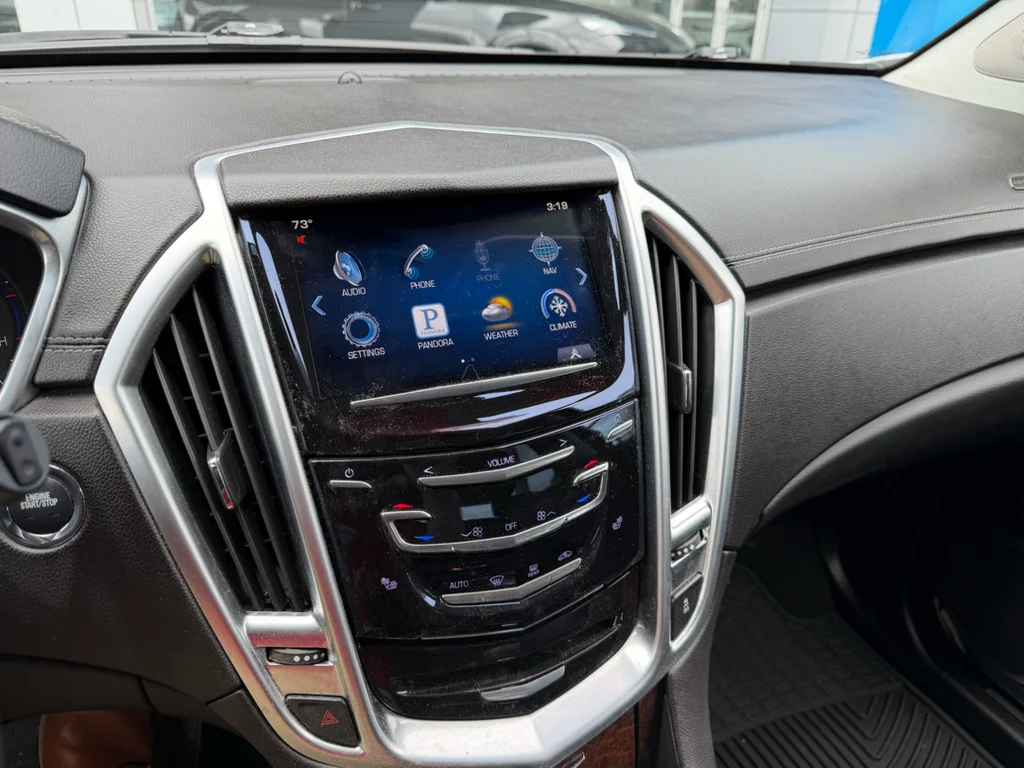 Used 2014 RADIANT SILVER METALLIC Cadillac Luxury Collection image 10