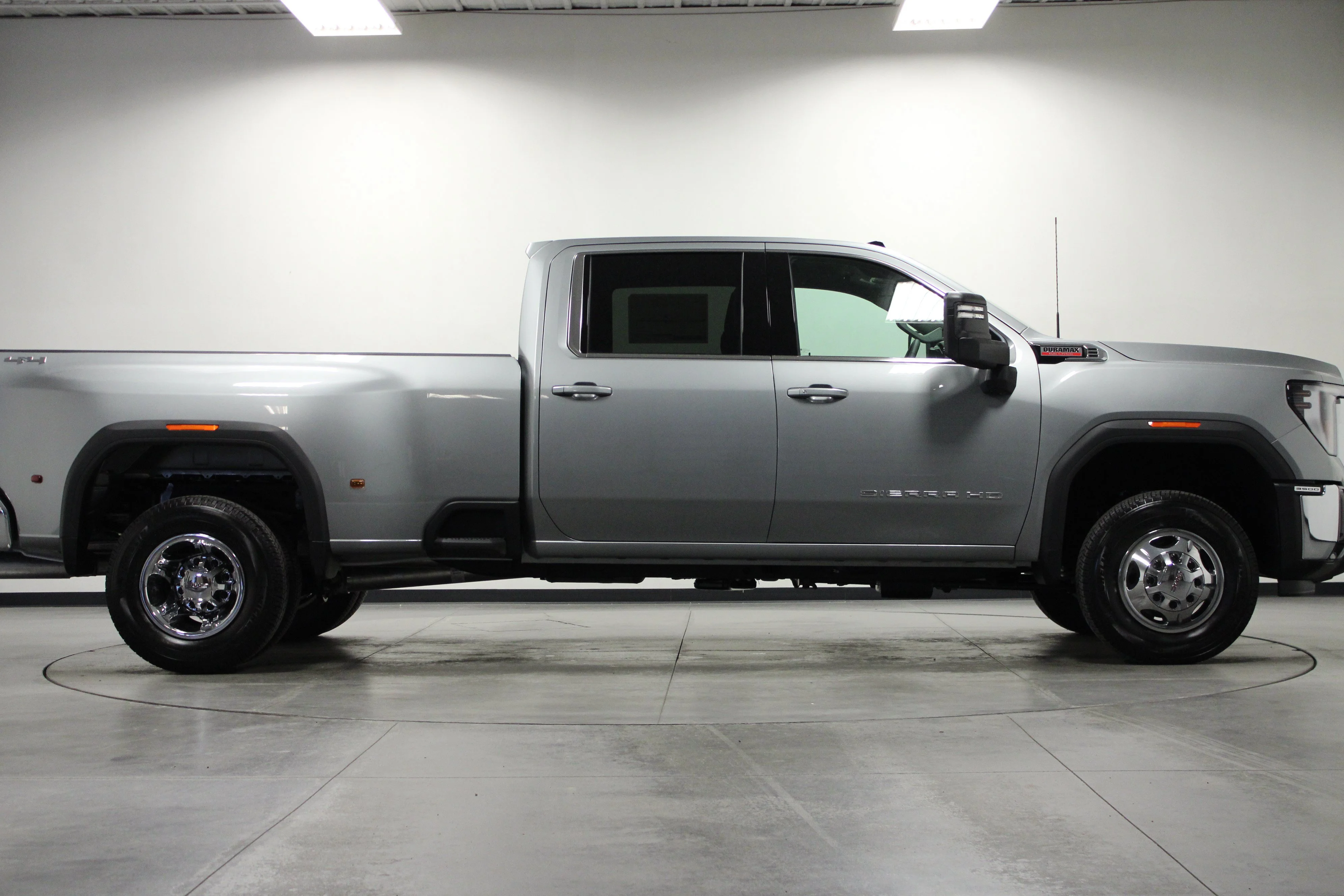 New 2026 Sterling Metallic GMC SLE DRW image 3