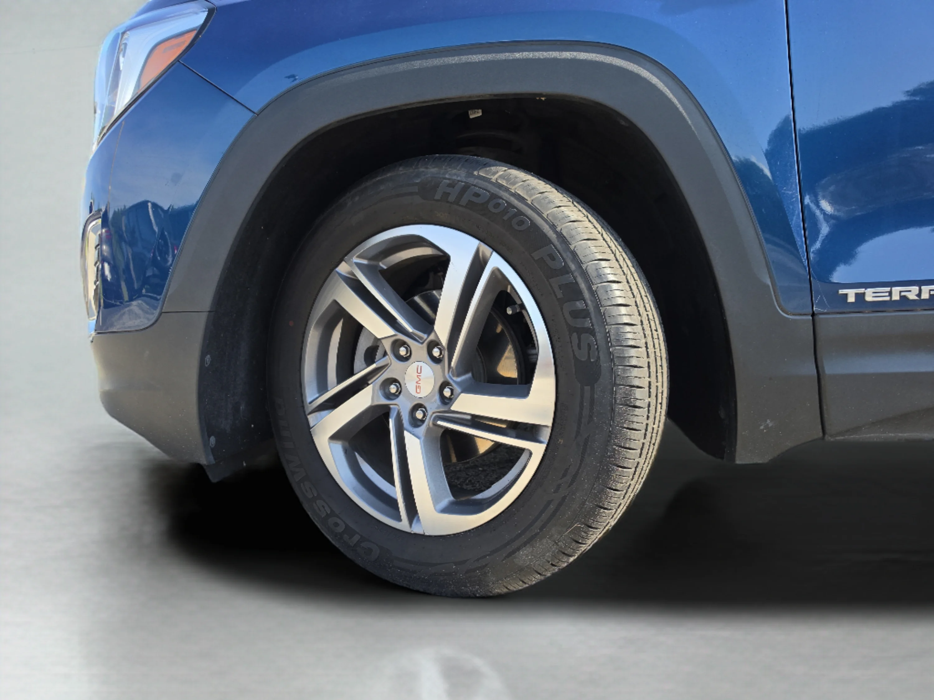 Used 2020 Blue Emerald Metallic GMC SLT image 39
