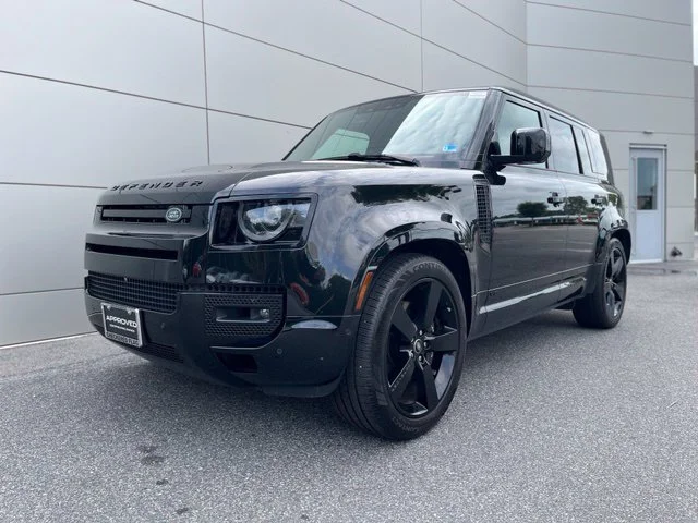 2025 Land Rover Defender 110 V8
