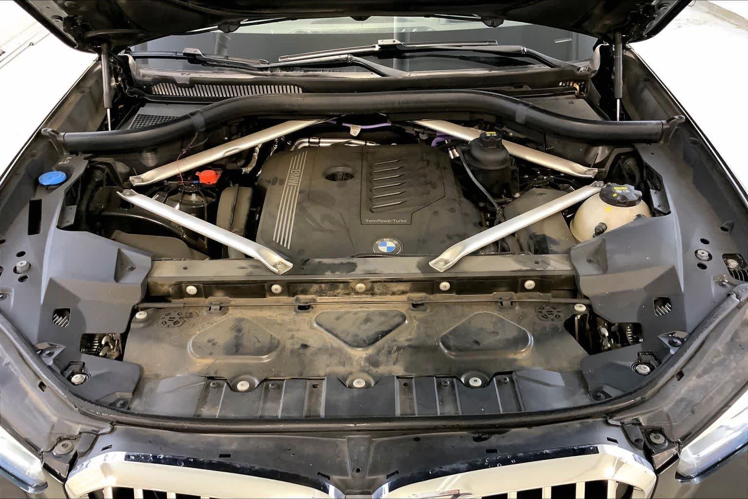 Used 2021 Alpine White BMW xDrive40i image 30