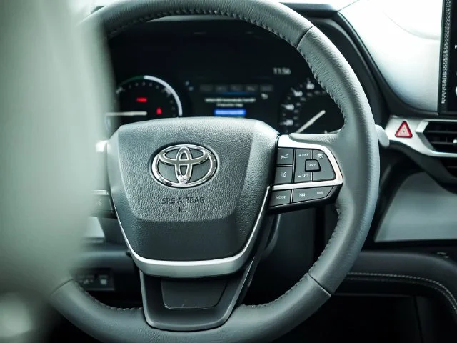 New 2026 Pearl Toyota XLE image 24