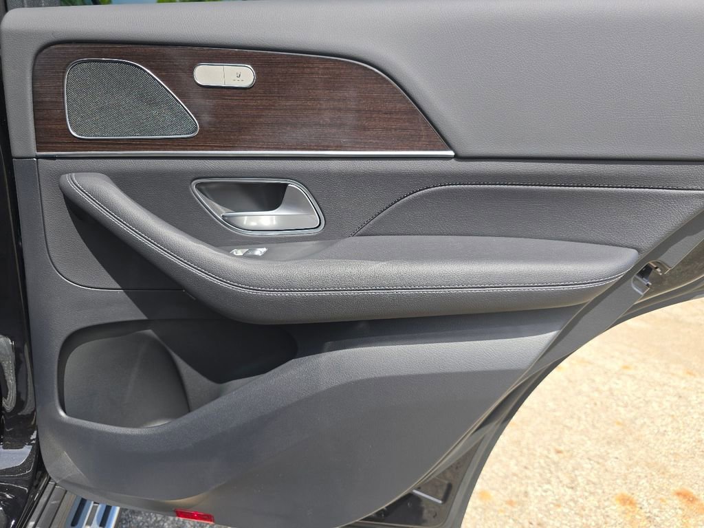 New 2026 Obsidian Black Metallic Mercedes-Benz GLE 350 image 60