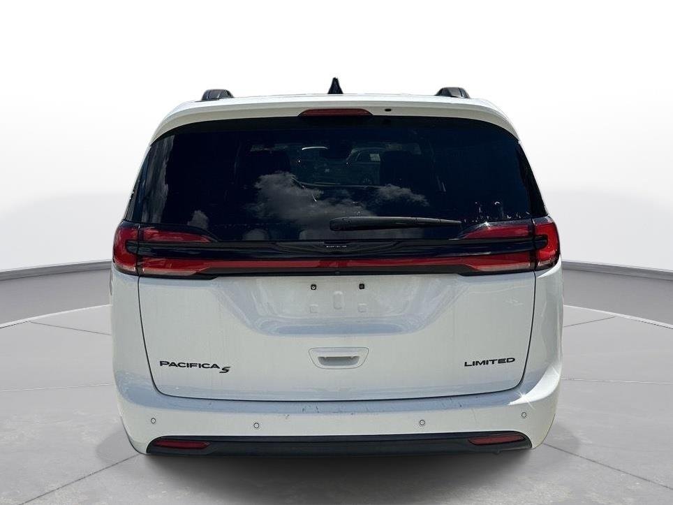 Used 2025 Bright White Clearcoat Chrysler Limited image 7