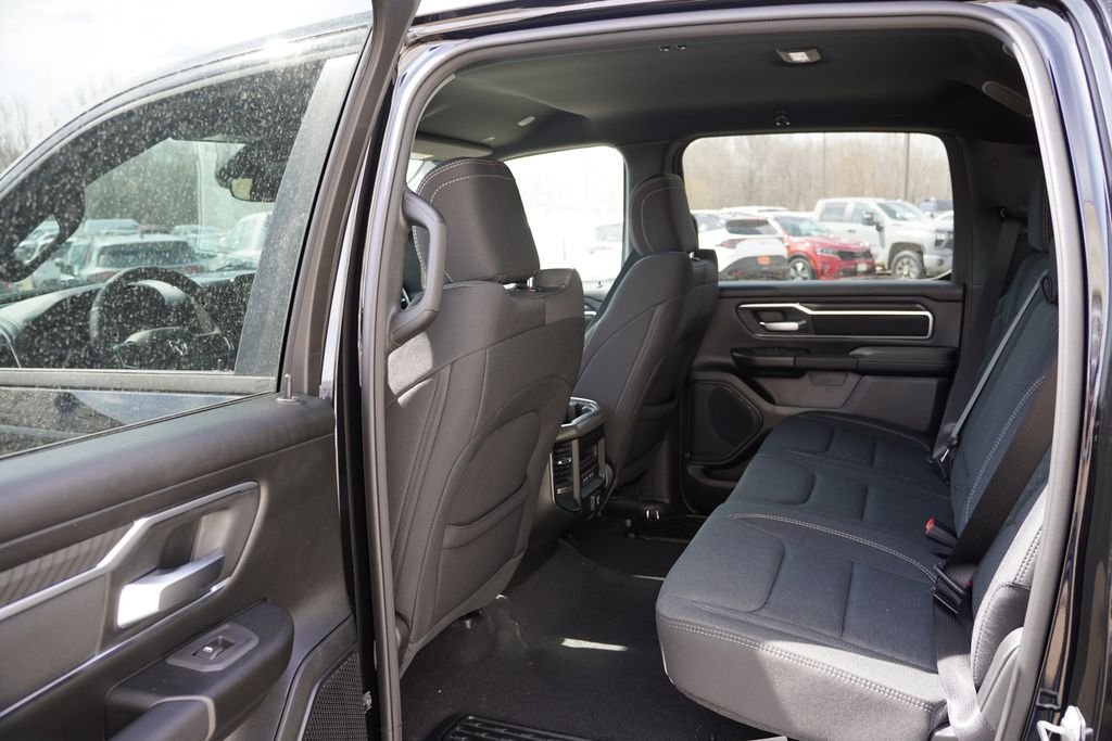 New 2026 Diamond Black Crystal Pearl-Coat Exterior Paint RAM Big Horn image 11