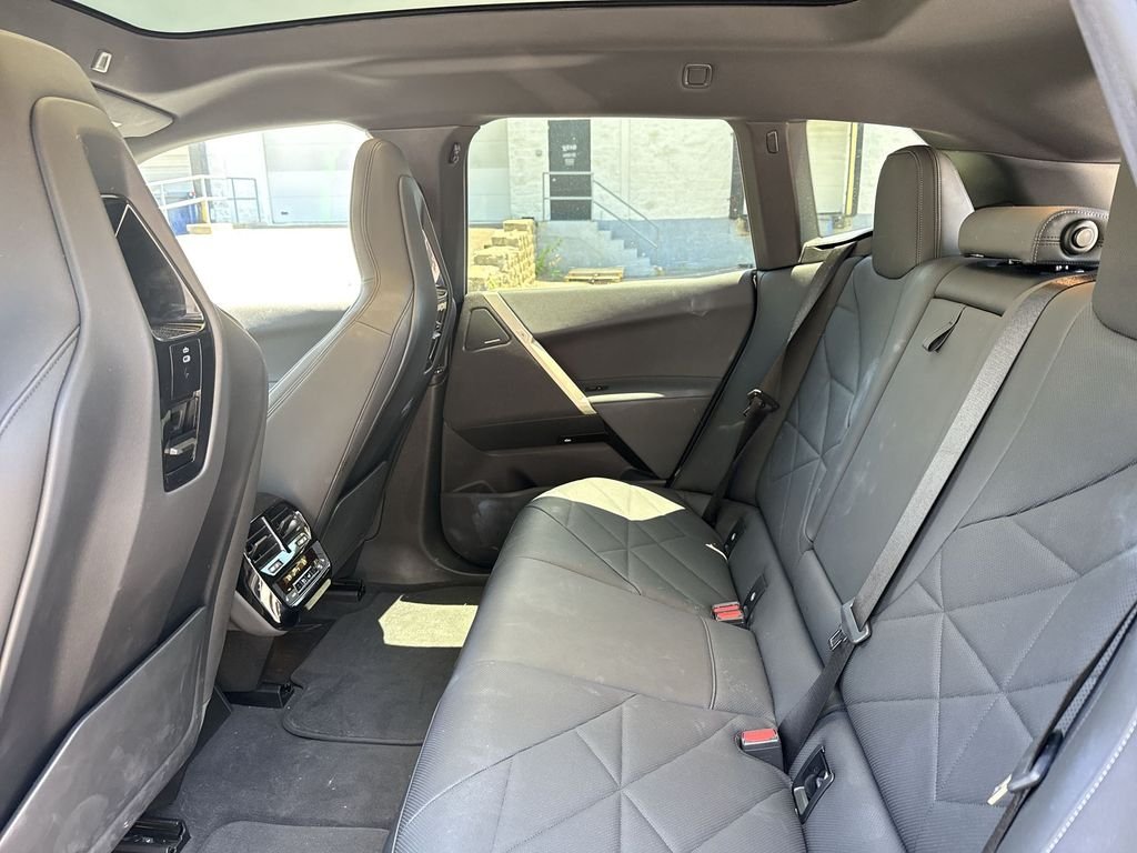 Certified Used 2024  BMW xDrive50 image 22