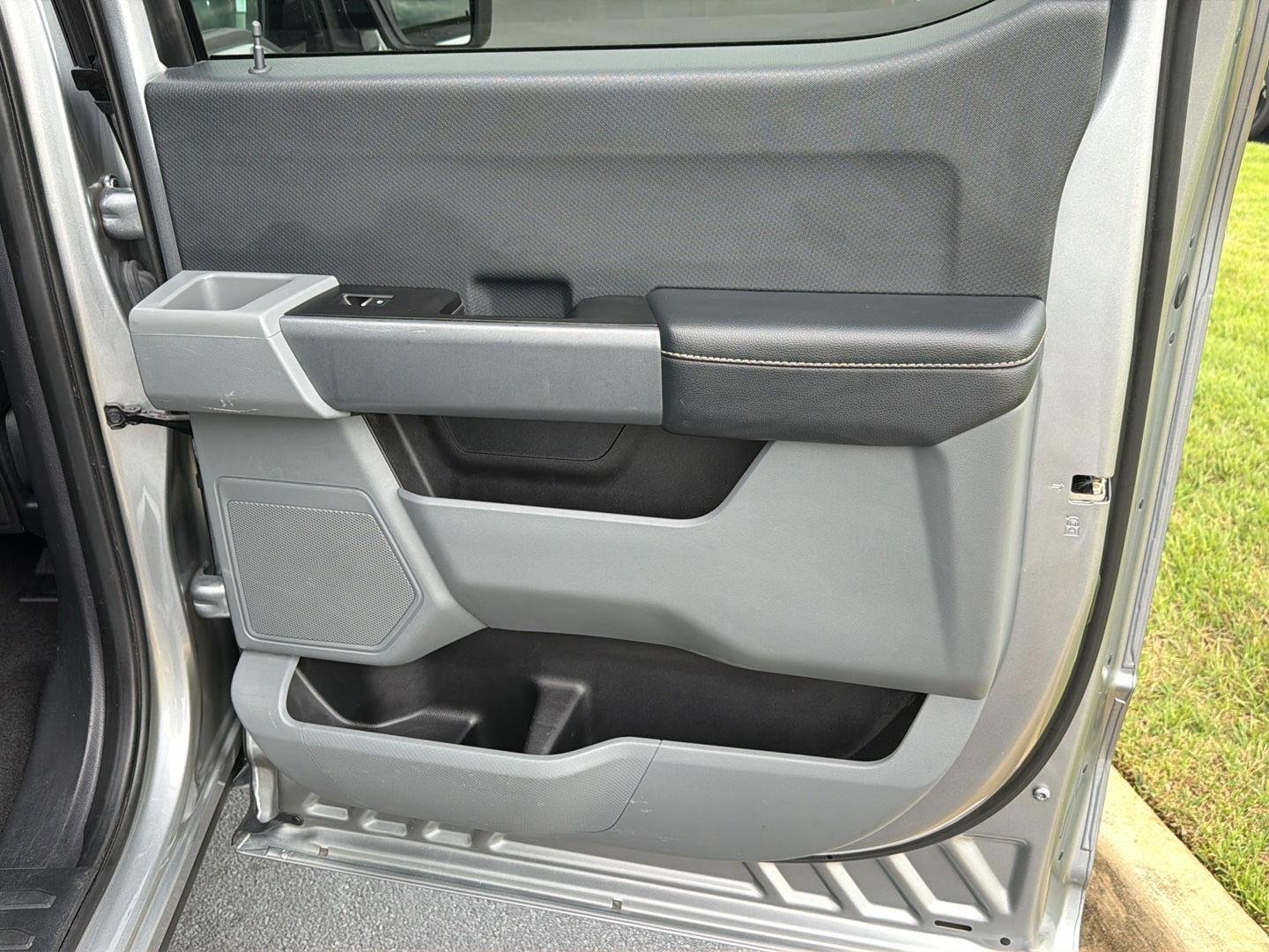Used 2023 Iconic Silver Ford XLT image 15