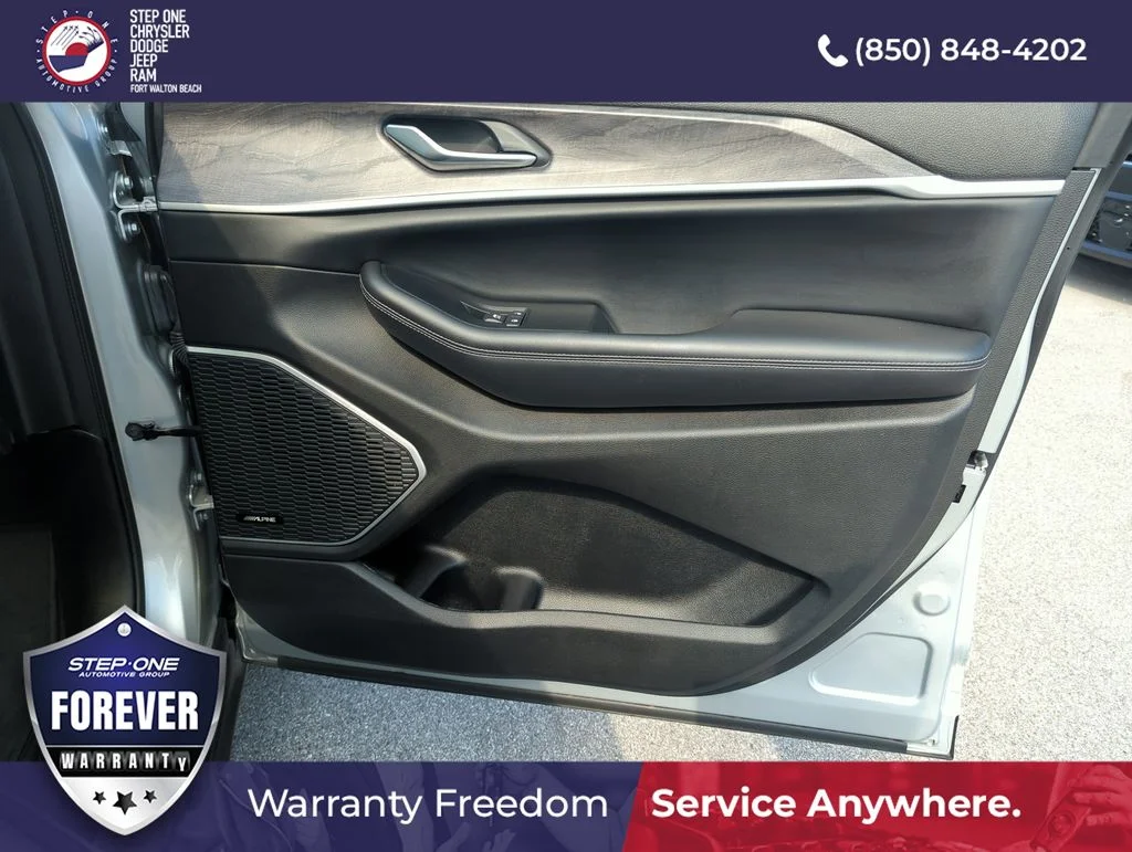 Used 2022 Silver Jeep 4xe image 35