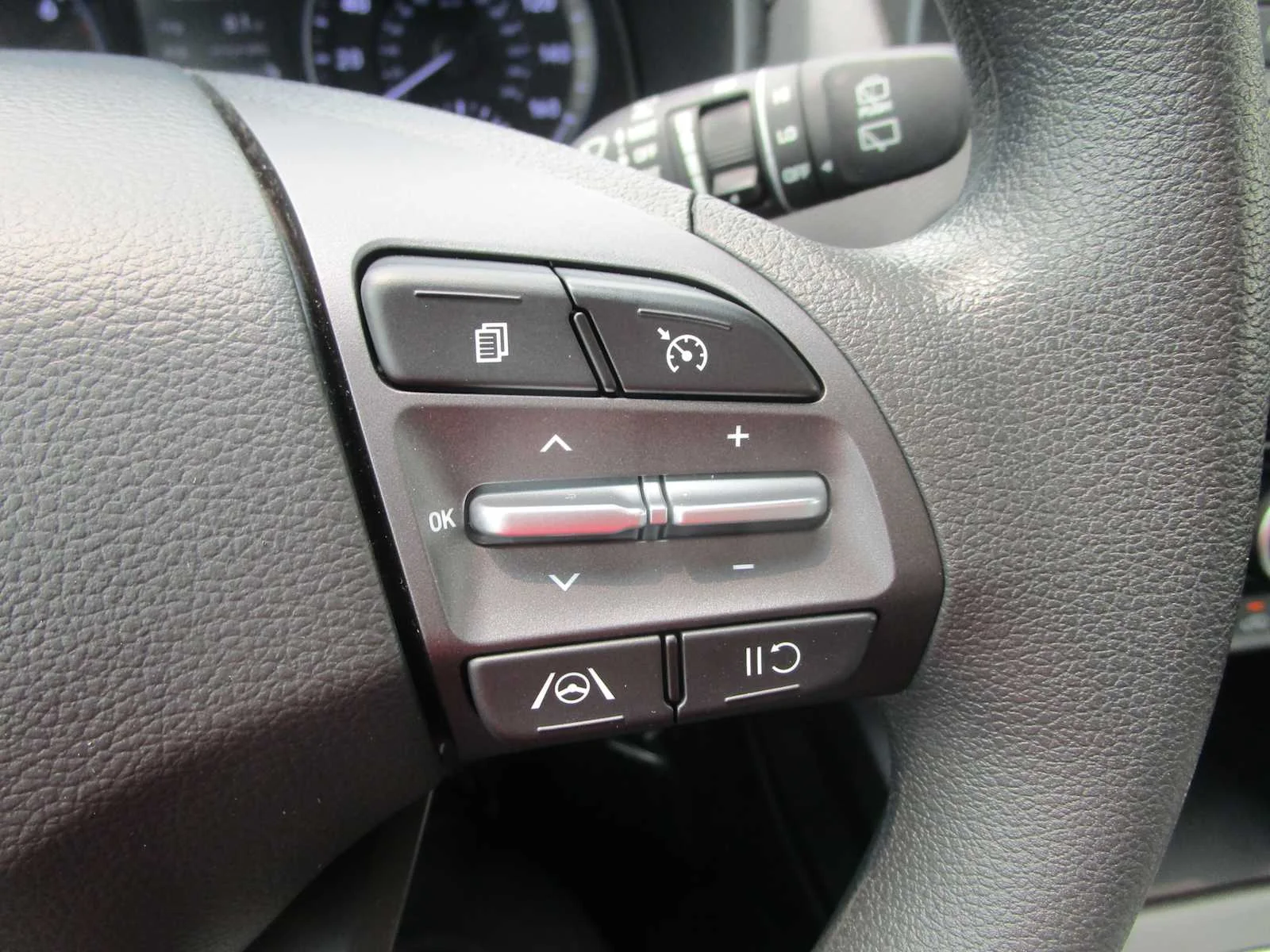 Used 2023 Cyber Silver Hyundai SEL image 31