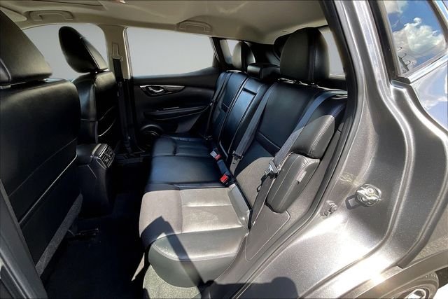Used 2022 Gray Nissan SL image 23