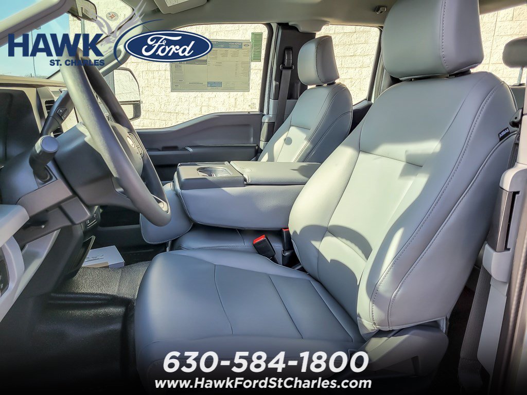 New 2026 Oxford White Ford F-250® XL image 7
