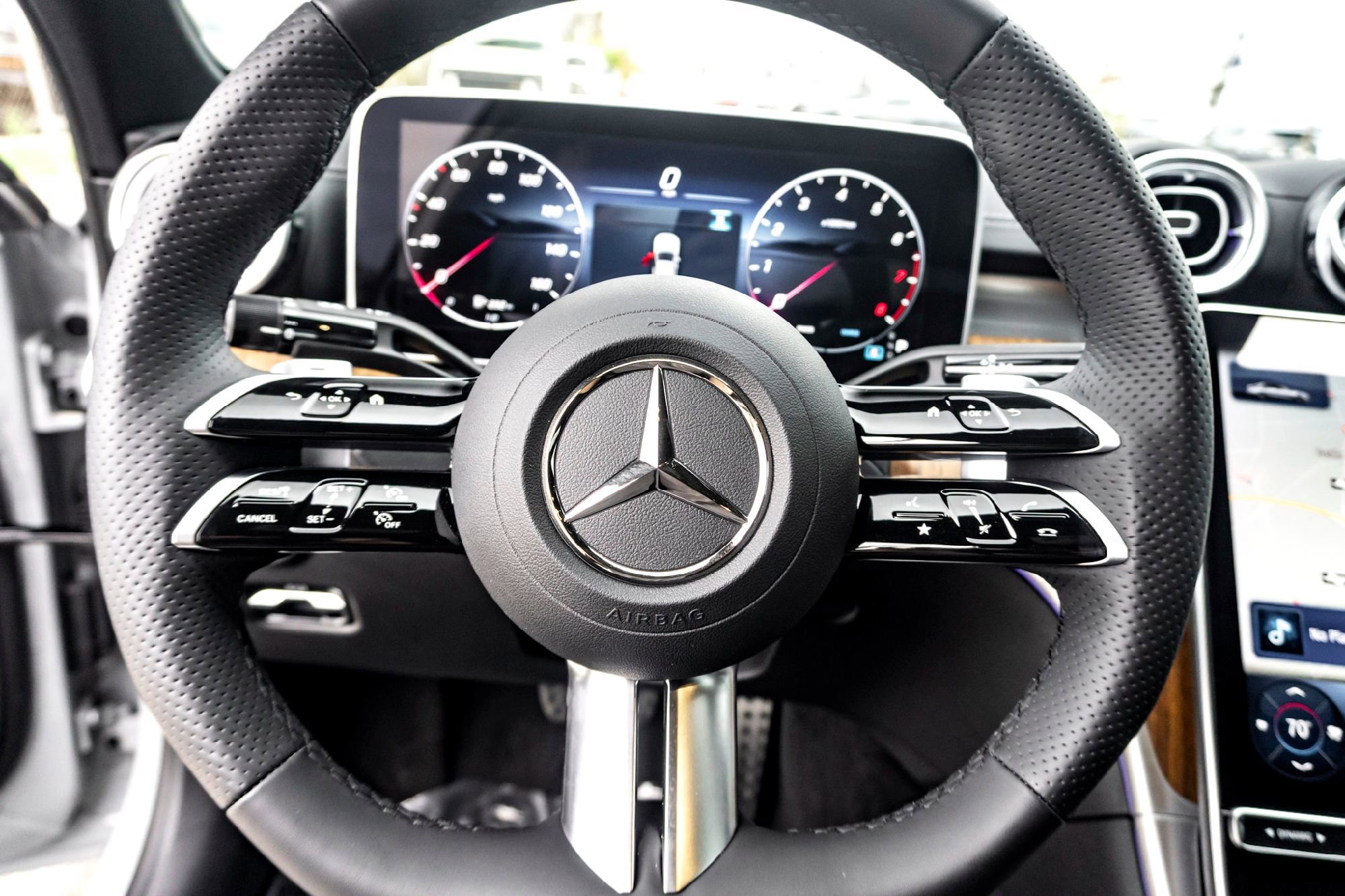 2025 Mercedes-Benz C-Class Sedan C 300 - Photo 17