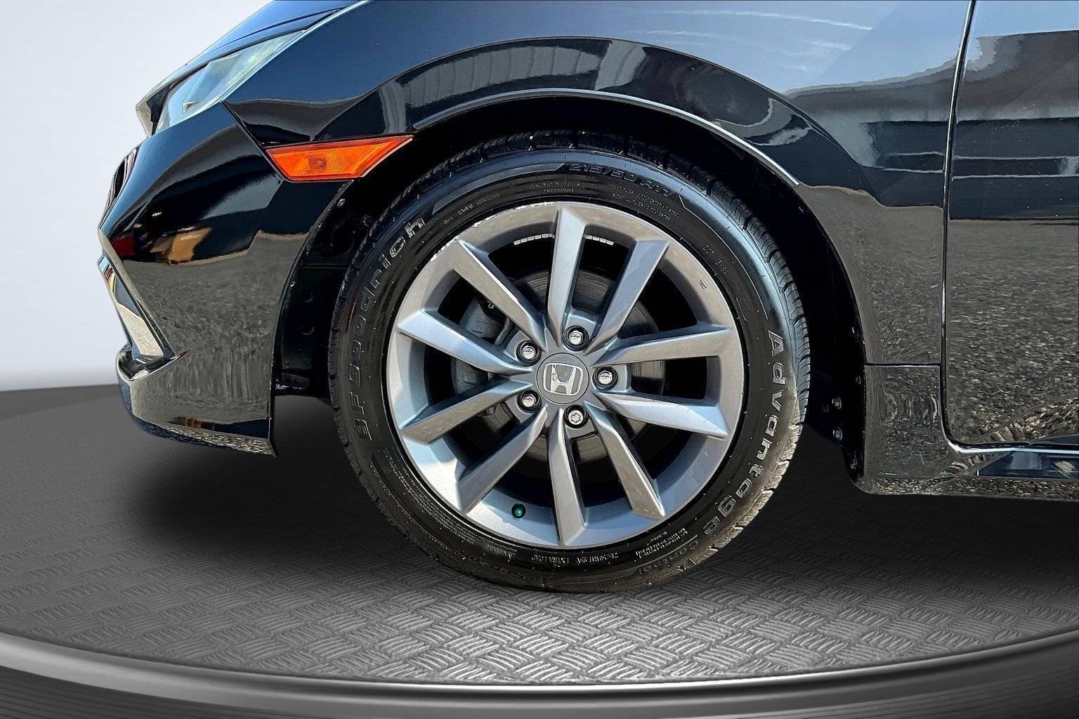 Used 2019 Black Honda EX-L image 31