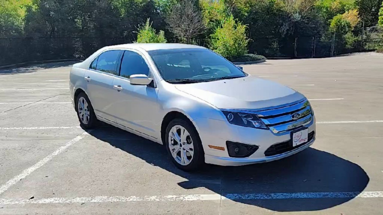 2012 Ford Fusion SE photo 2