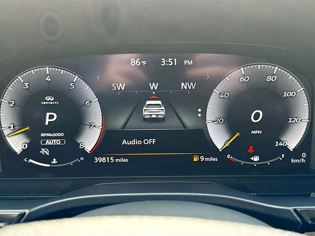 Certified Used 2023 White INFINITI Sensory image 13