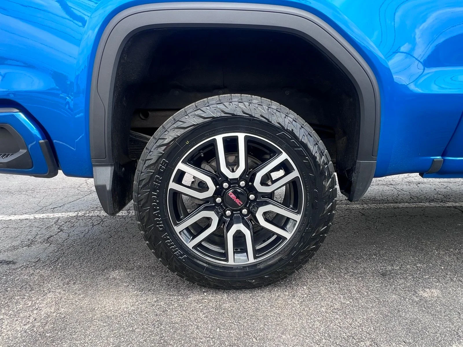 Used 2024 Blue Metallic GMC AT4 image 19