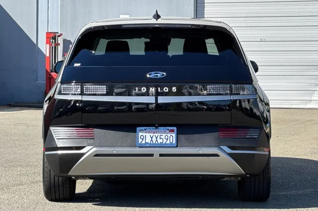 Used 2024 Black Hyundai SEL image 5