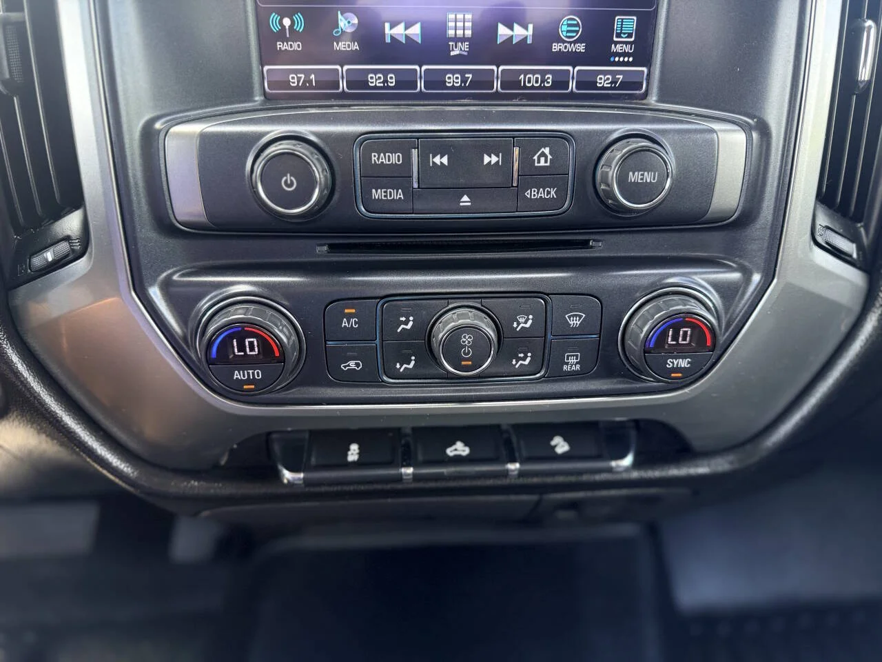 Used 2018 Gray Chevrolet LT Z71 4x4 4dr Crew Cab 5.8 ft. SB image 21