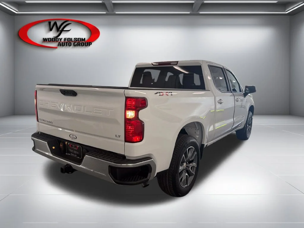 New 2026 Summit White Chevrolet LT (2FL) image 6