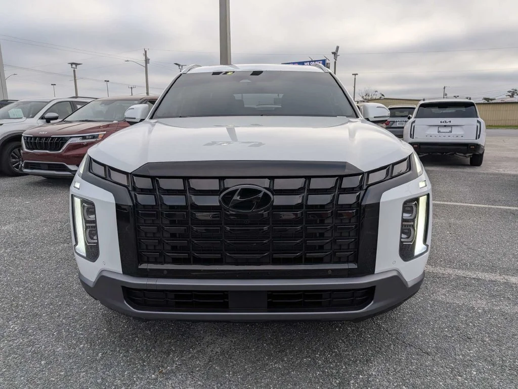 Used 2024 White Hyundai Limited image 7