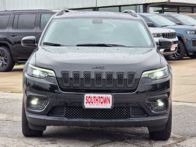 Certified 2019 Jeep Cherokee Altitude with VIN 1C4PJMLB0KD390318 for sale in Indianola, IA