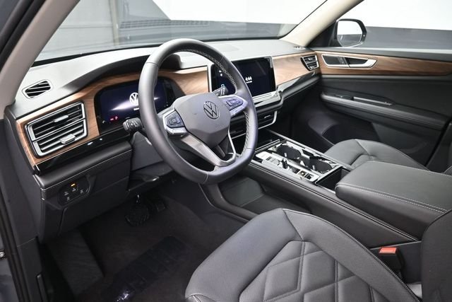 Used 2026  Volkswagen 2.0T SE w/Technology image 18
