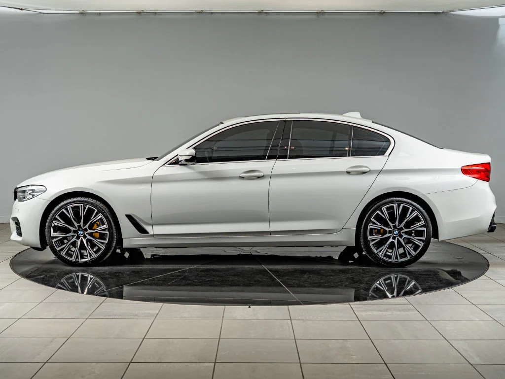 2019 BMW 5 Series 540i - Photo 8