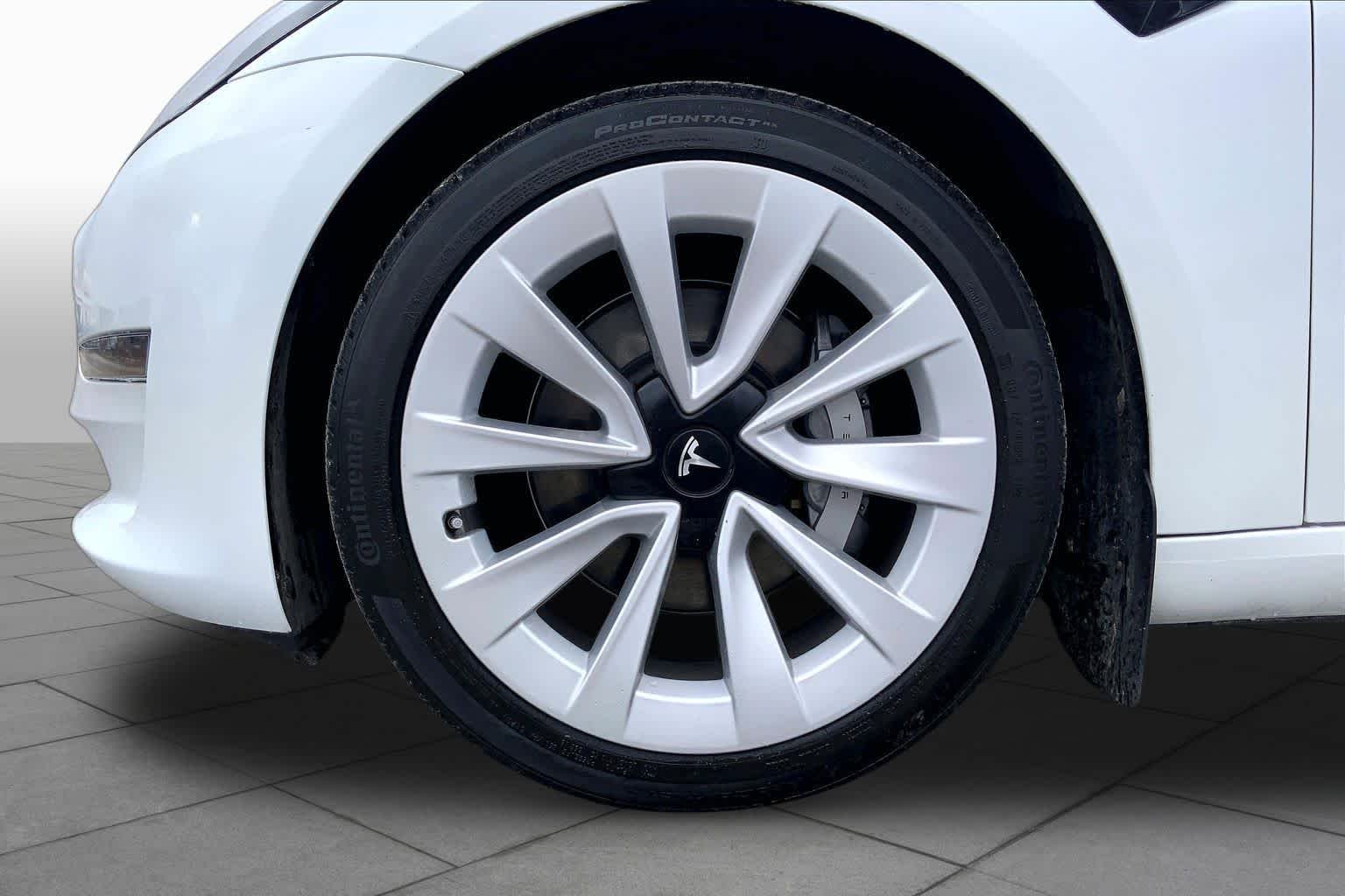 Used 2023 Pearl White Multi-Coat Tesla  image 10