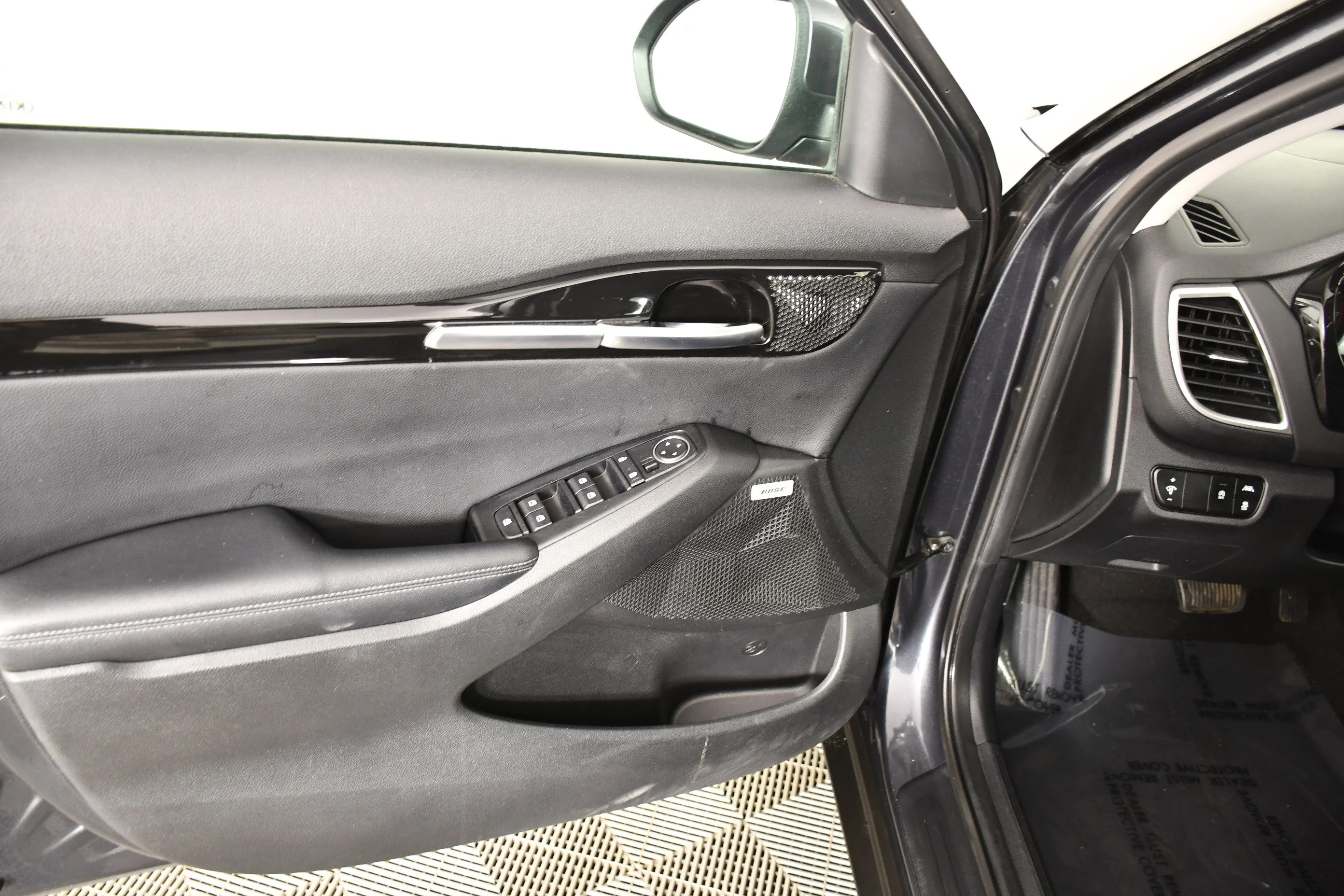 Used 2021 Gravity Gray Kia SX image 36