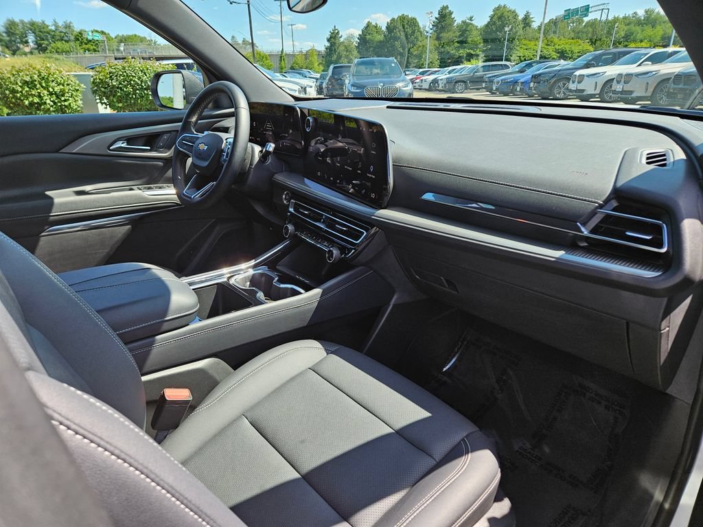 2026 Chevrolet Traverse LT - Photo 12