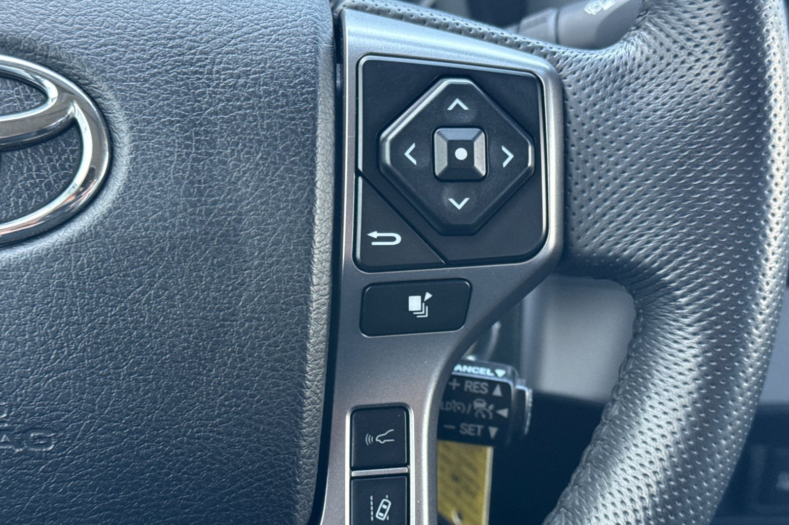Certified Used 2022 Silver Toyota SR5 image 30