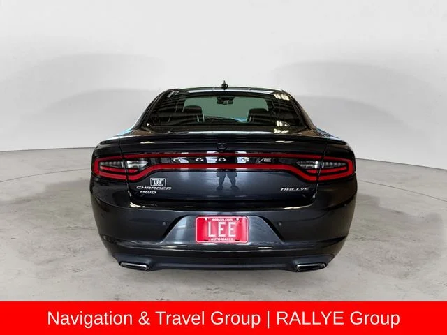 Used 2016 Gray Dodge SXT image 5