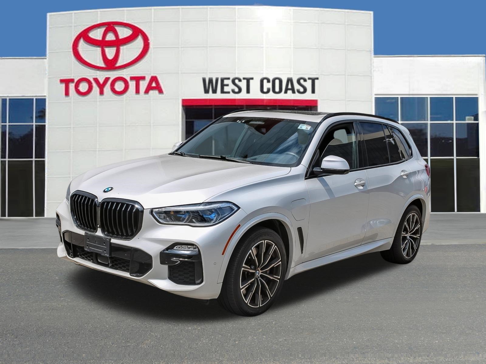 2021 BMW X5 xDrive45e's photo