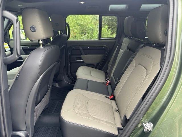 New 2026 Woolstone Green LAND ROVER X-Dynamic SE image 13