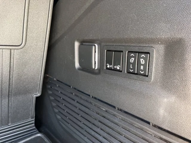 Used 2022 Summit White GMC Denali image 50
