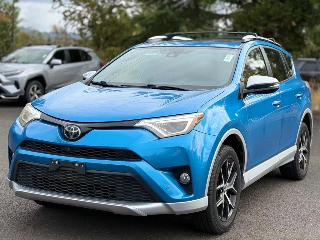 Used 2016 Electric Storm Blue Toyota SE image 1