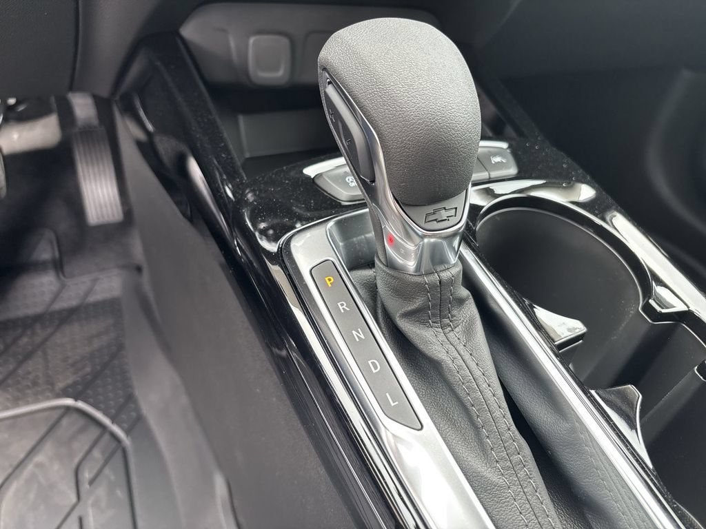 New 2026 Mosaic Black Metallic Chevrolet LT image 15