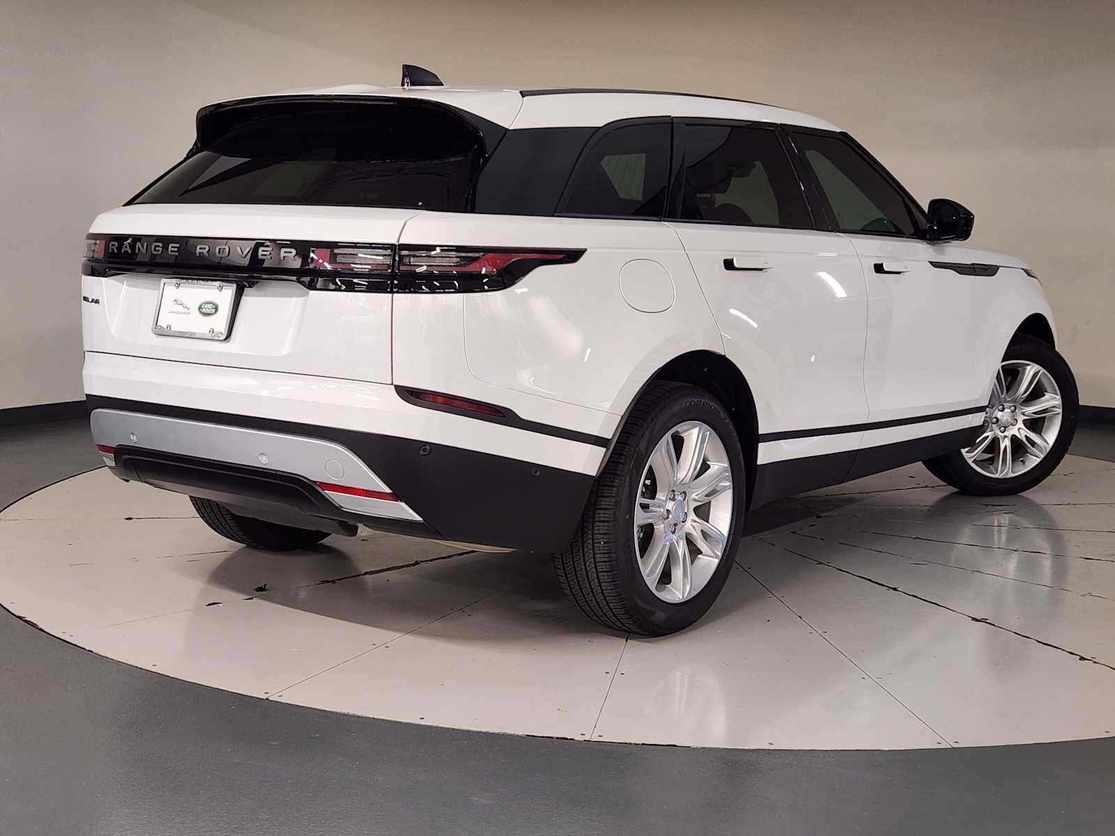 Used 2026 Fuji White Land Rover S image 2