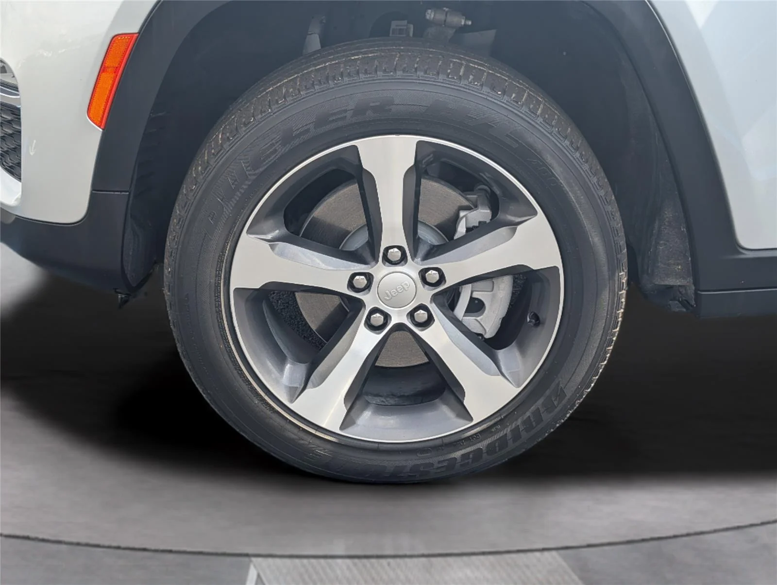 Used 2022 Silver Zynith Jeep 4x4 image 39