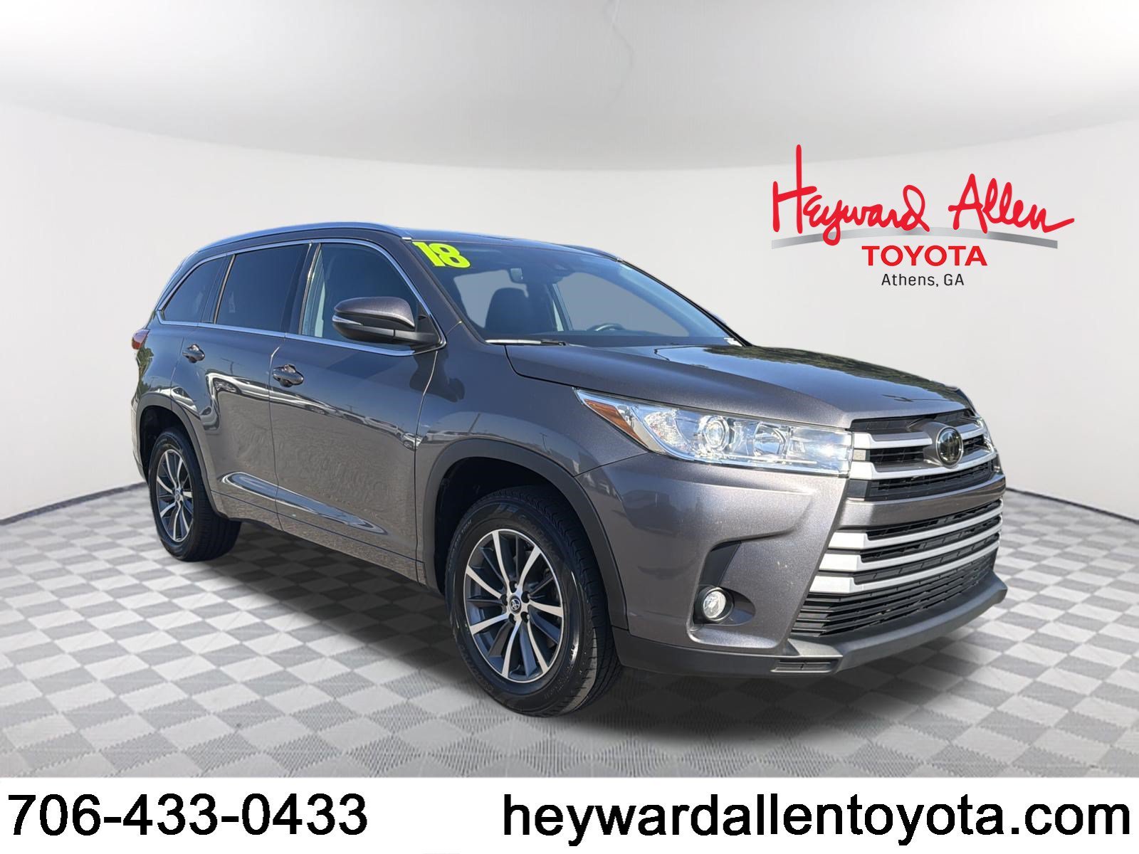 Used 2018 Predawn Gray Mica Toyota XLE image 1